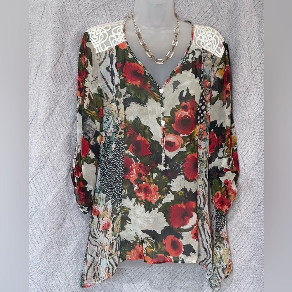 Olive Hill Floral Top with Lace Shoulders - M